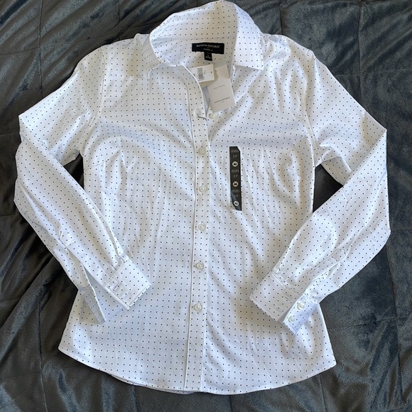 Banana Republic Tops - NEW‼️pretty blouse🌾